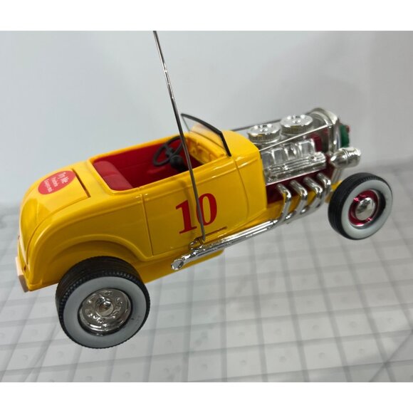 Yellow Hot Rod Christmas Ornament Lights Music 1932 Ford Little Deuce Coupe - Picture 6 of 9